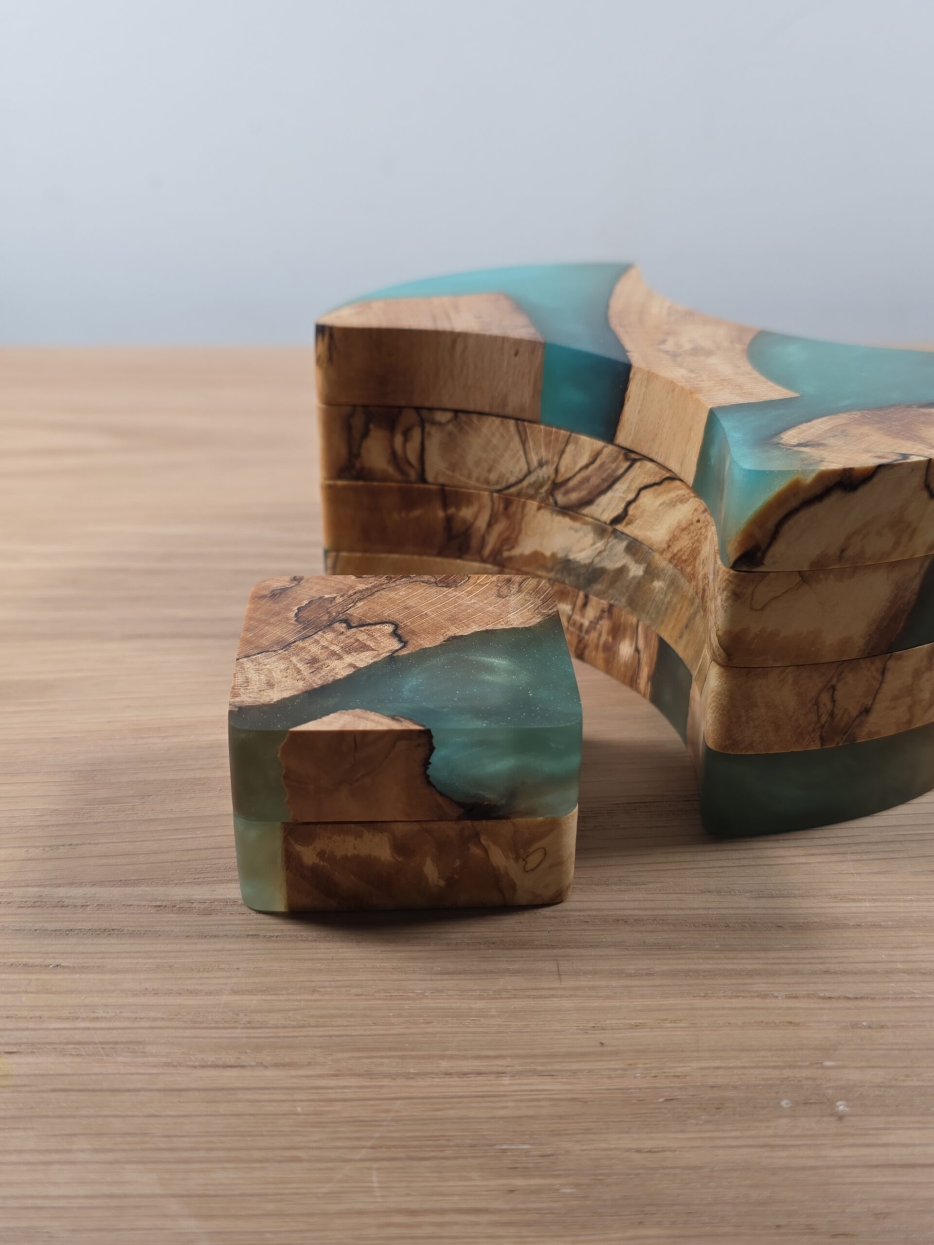IMG_20251020_200455 - M & B CRAFT Handcrafted resin and ash wood jewellery box – available in oval or square with optional engraving