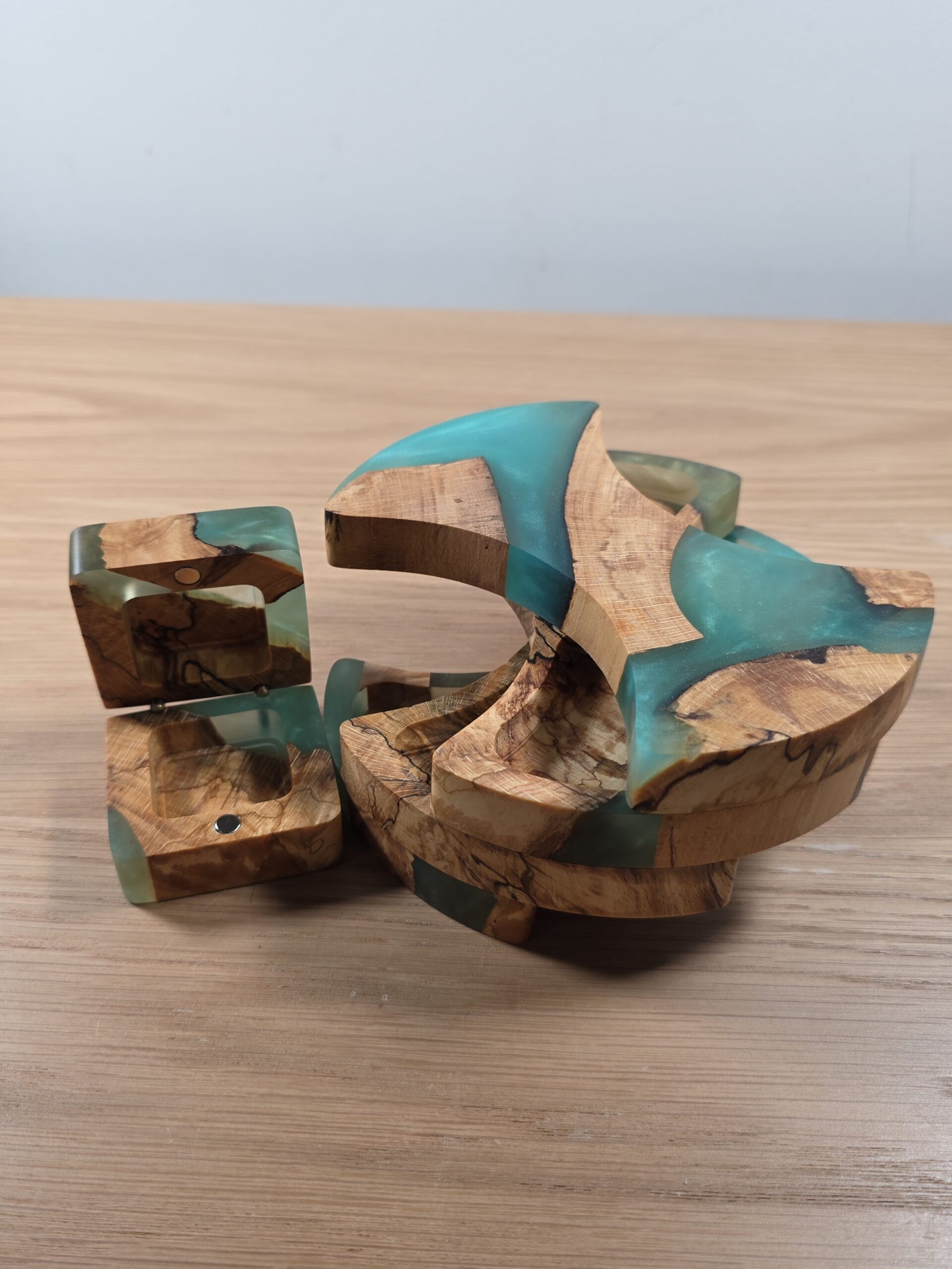 IMG_20251020_200626 - M & B CRAFT Handcrafted resin and ash wood jewellery box – available in oval or square with optional engraving